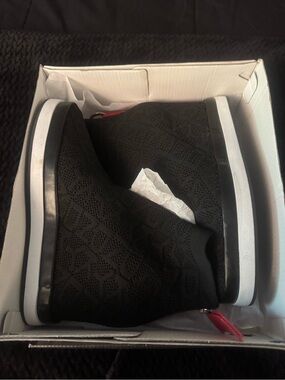 DKNY Black and White Sawyer Wedge Sneaker Box Label